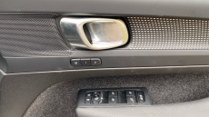 Volvo XC40 2.0 B3P Plus Dark 5dr Auto Petrol Estate